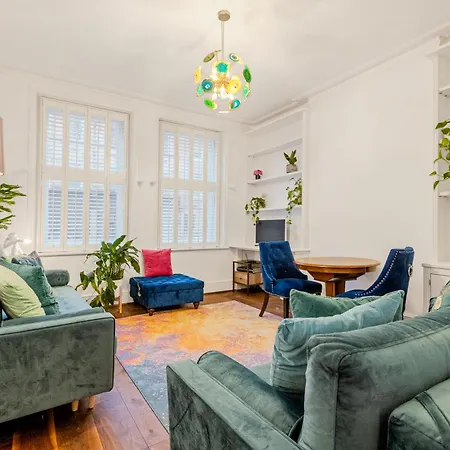 New Listing! 1Br Apt In Central London, 5 Min Tube